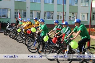Молодежь — за Беларусь! Учащиеся и педагоги Вороновского колледжа организовали велопробег»