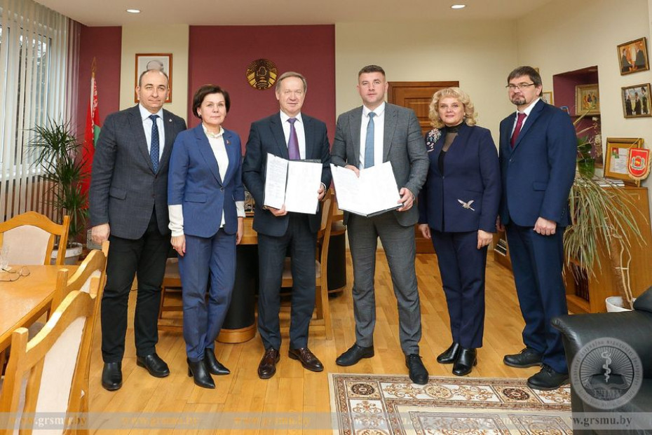 Еще одно направление сотрудничества: Вороновский райисполком подписал договор с Гродненским медуниверситетом