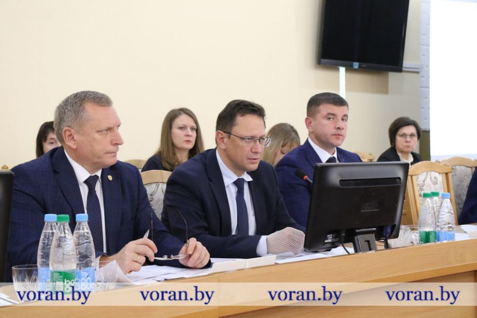 Первый заместитель председателя КГК Дмитрий Баско принял участие в заседании Вороновского райисполкома