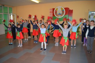Районный флешмоб «Горжусь тобой, Беларусь!» прошел в школах Вороновщины
