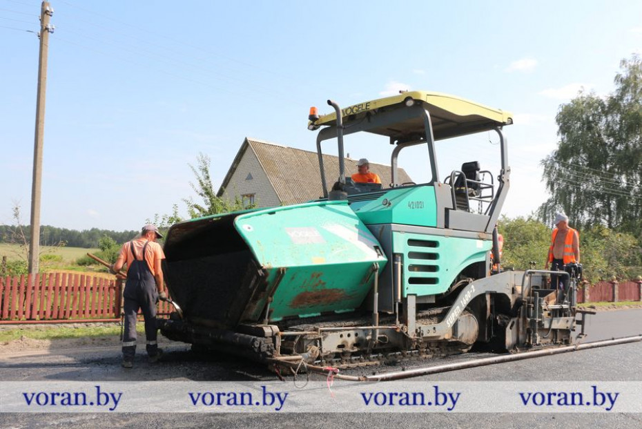 Дорожная служба района приступила к текущему ремонту участка дороги Вороново-Полецкишки