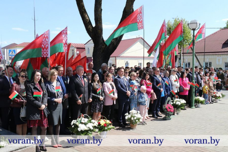 В Вороново у памятника погибшим воинам и партизанам прошел митинг, посвященный Дню Победы
