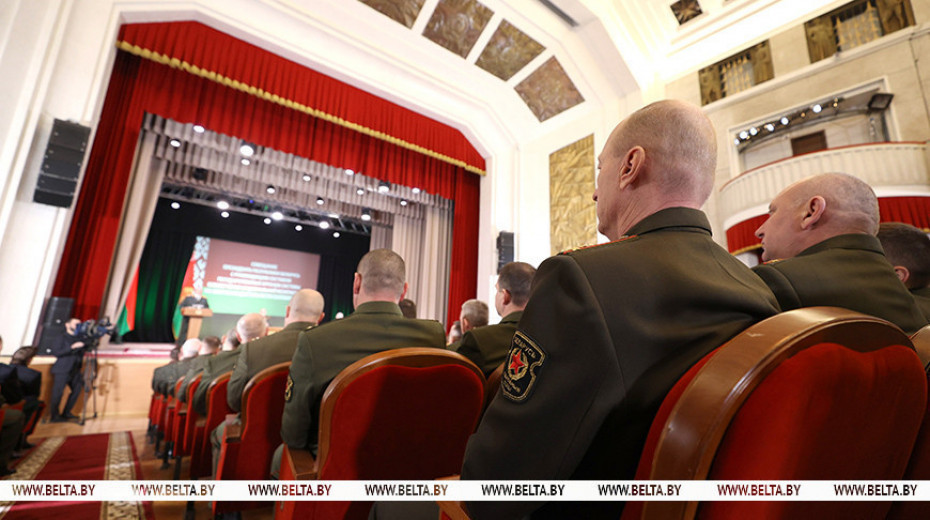 Лукашенко о задачах для Минобороны: качественно преобразовать армию и усовершенствовать систему обороны